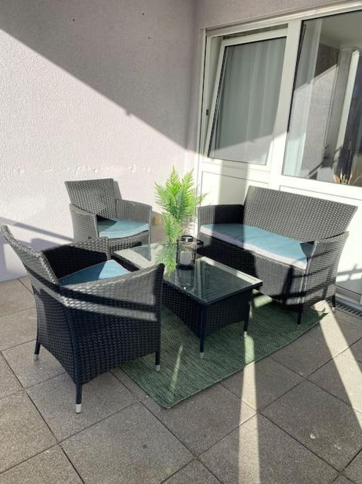 Design, Hochschule, Wildpark, Zentral, Waipu Tv, Netflix Apartment Pforzheim Ngoại thất bức ảnh