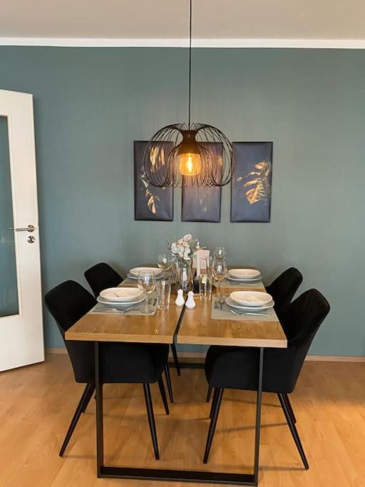 Design, Hochschule, Wildpark, Zentral, Waipu Tv, Netflix Apartment Pforzheim Ngoại thất bức ảnh